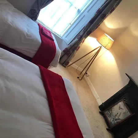 Mc Hughs Bar Accomodation Carrick on Shannon