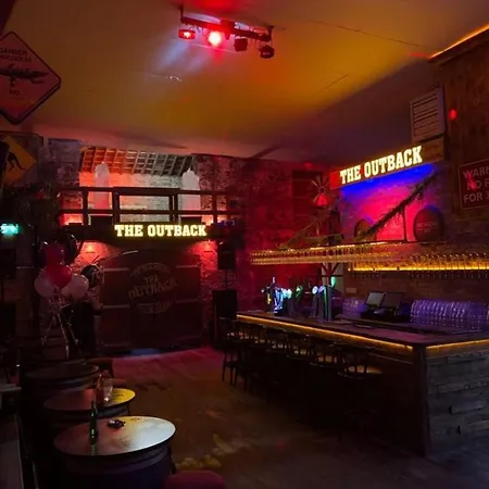 Mc Hughs Bar Accomodation Apartamento Carrick on Shannon